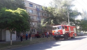 В Мариуполе из-за пожара в 5-этажном доме эвакуировали шесть человек, - ФОТО