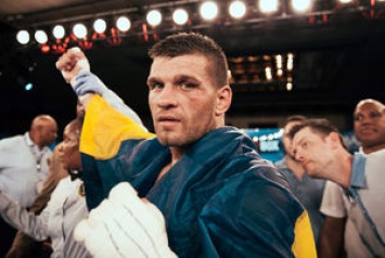 Украинец Деревянченко будет сражаться за титул чемпиона мира в среднем весе