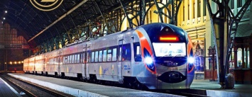 Новая услуга от "Укрзализныци": в ночных поездах введут полноценное питание
