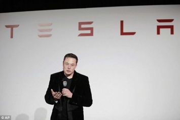 До конца лета автопилот Tesla станет полностью автономным