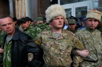 Двум членам «Самообороны Крыма» объявили о подозрении в похищении активистов