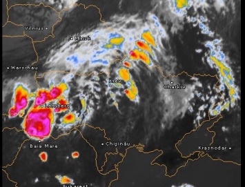 Синоптик показала карту с дождями и грозами возле Киева и Львова