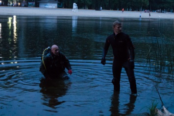 В киевском Гидропарке утонул мужчина, который пытался переплыть пролив