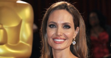Анджелина Джоли показала своего российского двойника