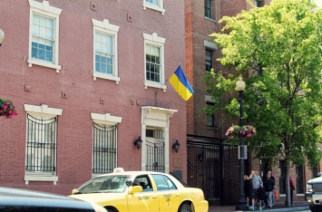 Дипломат: Посольство Украины в Вашингтоне только портит отношения с США