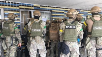 Без паники: в Киеве проходят учения полиции (фото)