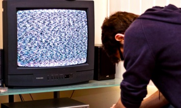 Кабмин продлил действие аналогового телевещания в Украине