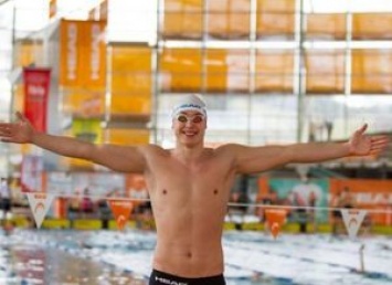 Украинский пловец взял "золото" на соревнованиях во Франции