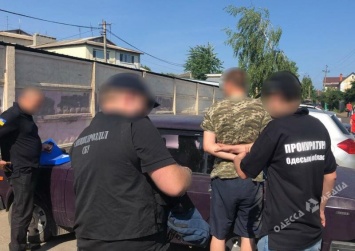 Прокуратура Одессы задержала на взятке 6 000 гривен крупного чиновника