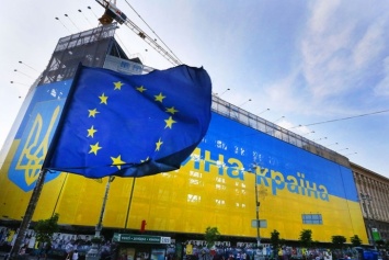 Европарламент одобрил новую финпомощь Украине до €1 млрд