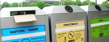 Это совсем недорого: жители Борщаговки заказали раздельные баки для мусора