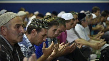 Крымские мусульмане празднуют Ураза-байрам