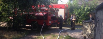 Возле одного из жилых домов в Кривом Роге вспыхнули подсобные помещения, - ФОТО