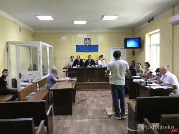 Суд по убийству в Троицком: подозреваемый назвал частые судебный заседания «пытками»
