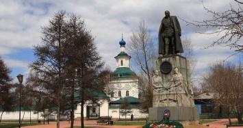 В Иркутске группа горожан требует сноса памятника Колчаку