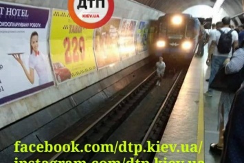 В киевском метро подросток бросился под поезд