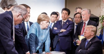 Трамп прокомментировал фотографию с саммита G7 ставшую мемом