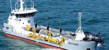 В Бердянском морском порту начались дноуглубительные работы - работает земснаряд из Мариуполя