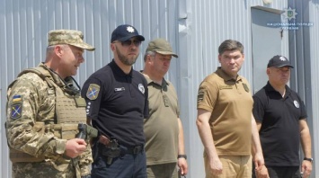 Наев посетил обновленный блокпост на Луганщине