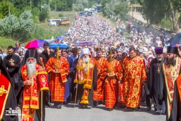 Митрополит Агафангел провел многотысячный крестный ход в Аккермане