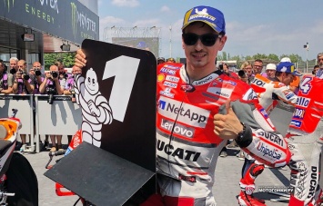 MotoGP: Хорхе Лоренцо вырвал поул-позицию CatalanGP из рук Маркеса