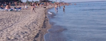 На пляжах Бердянска царит настоящее курортное настроение