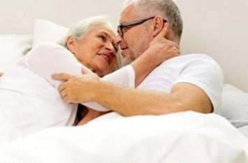 Ученые рассказали о пользе интима в зрелом возрасте