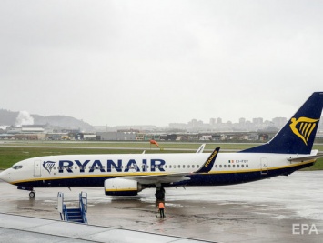 Летевший из Дублина на Ибицу самолет совершил экстренную посадку из-за массовой драки пьяных пассажиров