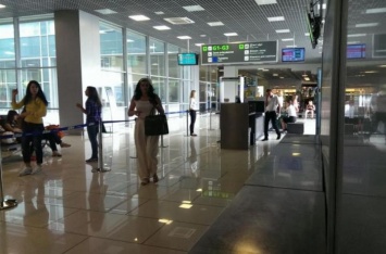 ЧП в киевском аэропорте: разъяренные пассажиры пытались захватить Жуляны