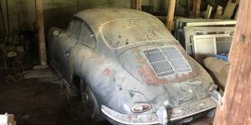 Спорткар Porsche, забытый на 40 лет в гараже, выставили на продажу