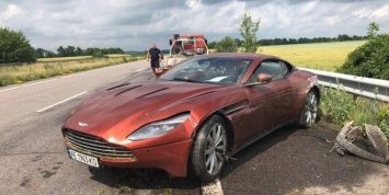 Установлен настоящий владелец брошенного на трассе Aston Martin