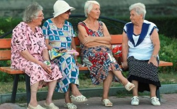 Одесских старушек на лавочке обманула незнакомка "из пенсионного фонда"