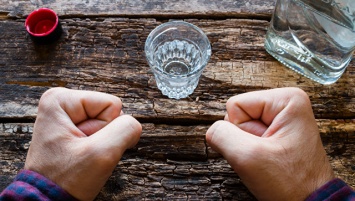 Ученые подтвердили, что алкоголь способствует развитию рака