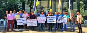 Энергетики пикетировали Лисичанский водоканал и Лисичансктеплосеть