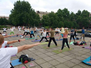 Николаевцев зовут принять участие в практиках к Международному дню йоги
