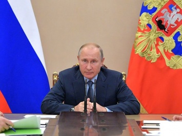 Путин: нефтяники ничего не теряют на стабилизации цен на топливо