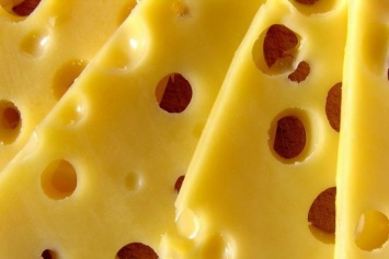 Кому нельзя есть сыр