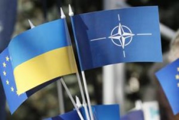 Закон о нацбезопасности принят: Украина определила курс на ЕС и НАТО
