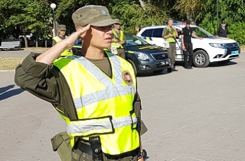 На дежурство с оркестром: в Бердянске новобранцы Национальной гвардии заступили на службу