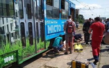 Стало известно о состоянии женщины, попавшей под трамвай во Львове