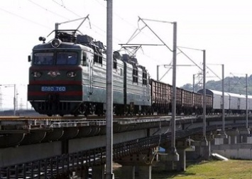 "Укрзализныця" проверит техсостояние 305 локомотивов до августа