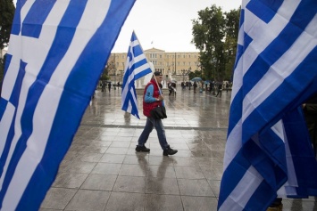 Министр нацобороны Греции заявил об освобождении греков от кредиторов