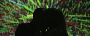 Юэн Макгрегор и Леа Сейду создали любвеобильного синтетика в трейлере фильма «Зои»
