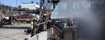 Спасатели Каменского тренировались ликвидировать аварии на Заводе минеральных удобрений