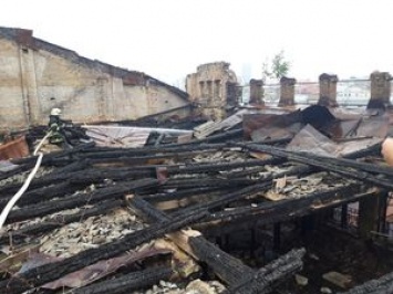 В центре Киева загорелся аварийный дом