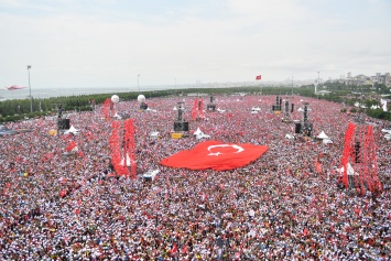 В Турции конкурент Эрдогана собрал 5-миллионный митинг