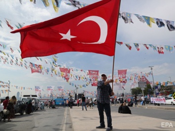 В Турции стартовали президентские и парламентские выборы
