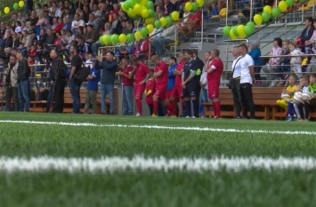 В Киеве открыт первый в Украине детский профессиональный стадион. С травой в 1,7 раза дешевле, чем в ФФУ