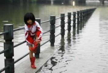 В Китае при масштабном наводнении пострадали свыше 40 000 человек