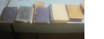 На границе Сумской области задержали молдаванина, который вез психотропные таблетки, старинные книги и патроны